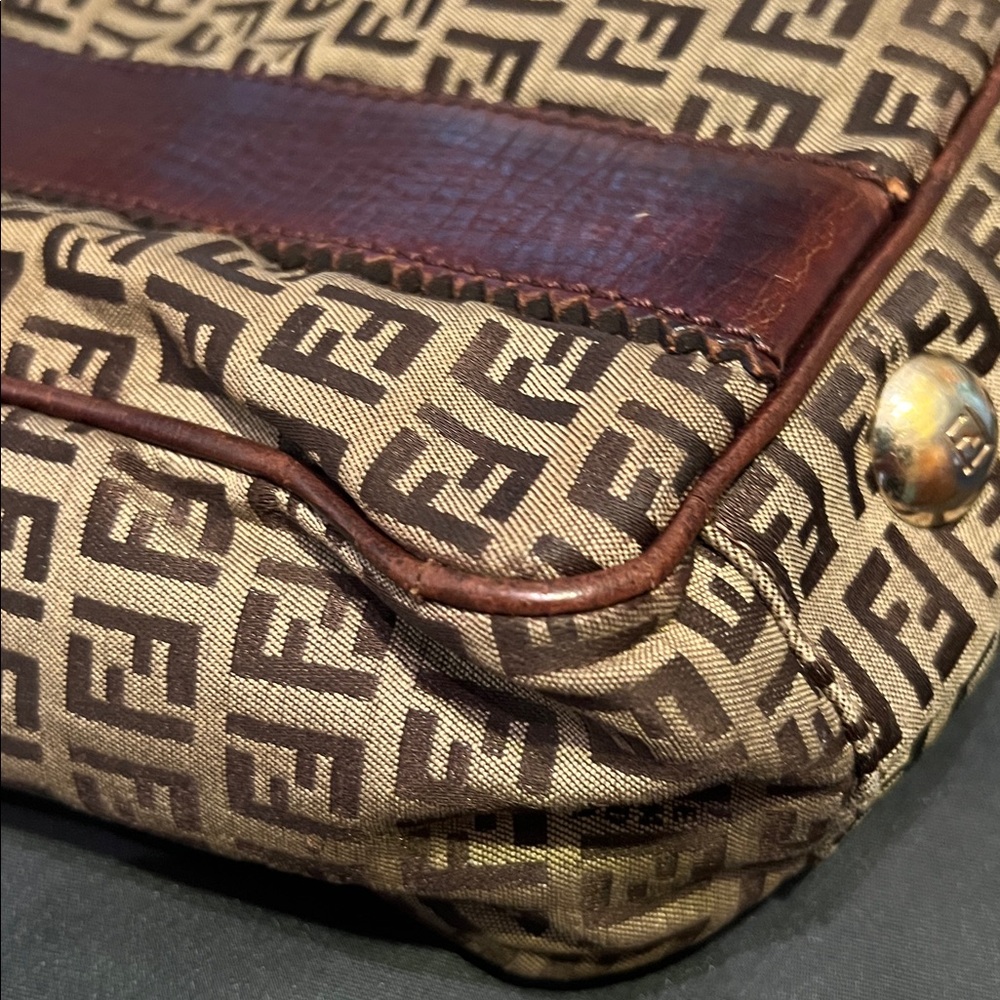 Beautiful Vintage Fendi Dark Brown Monogram Shoulder Bag💗 - Picture 15 of 17